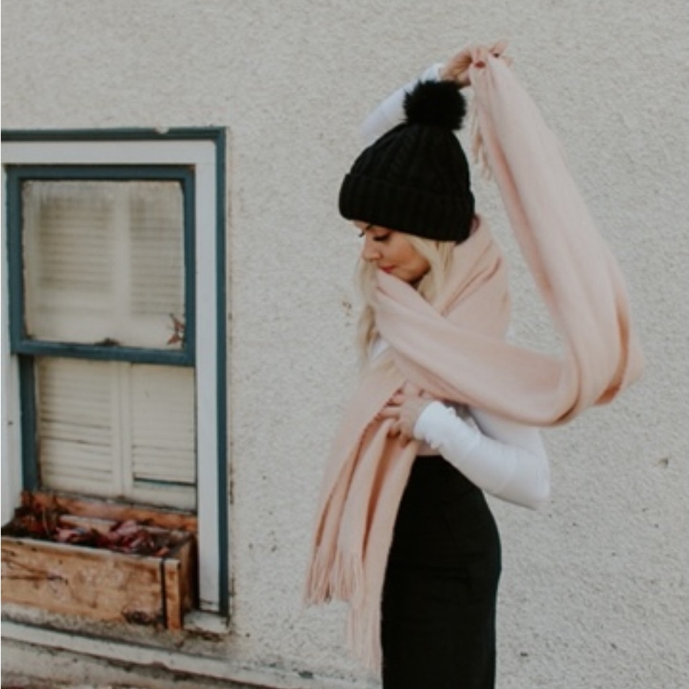 AKIRA Light Pink Fuzzy Knit Scarf